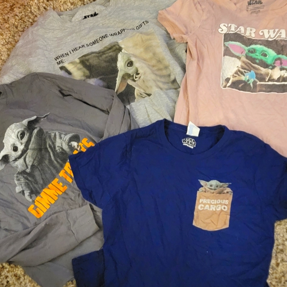 4 small Star Wars themed tees